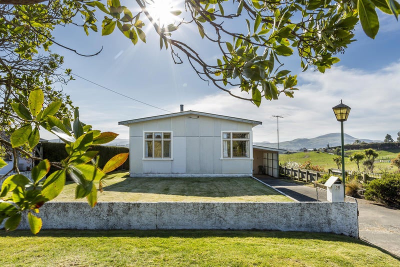 18 Kerr Street, Karitane, Waikouaiti - Carousel 1