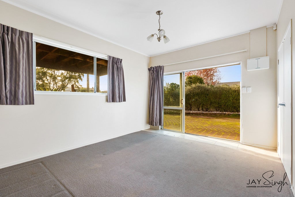 22 Banks Road, Papakura - Carousel 2
