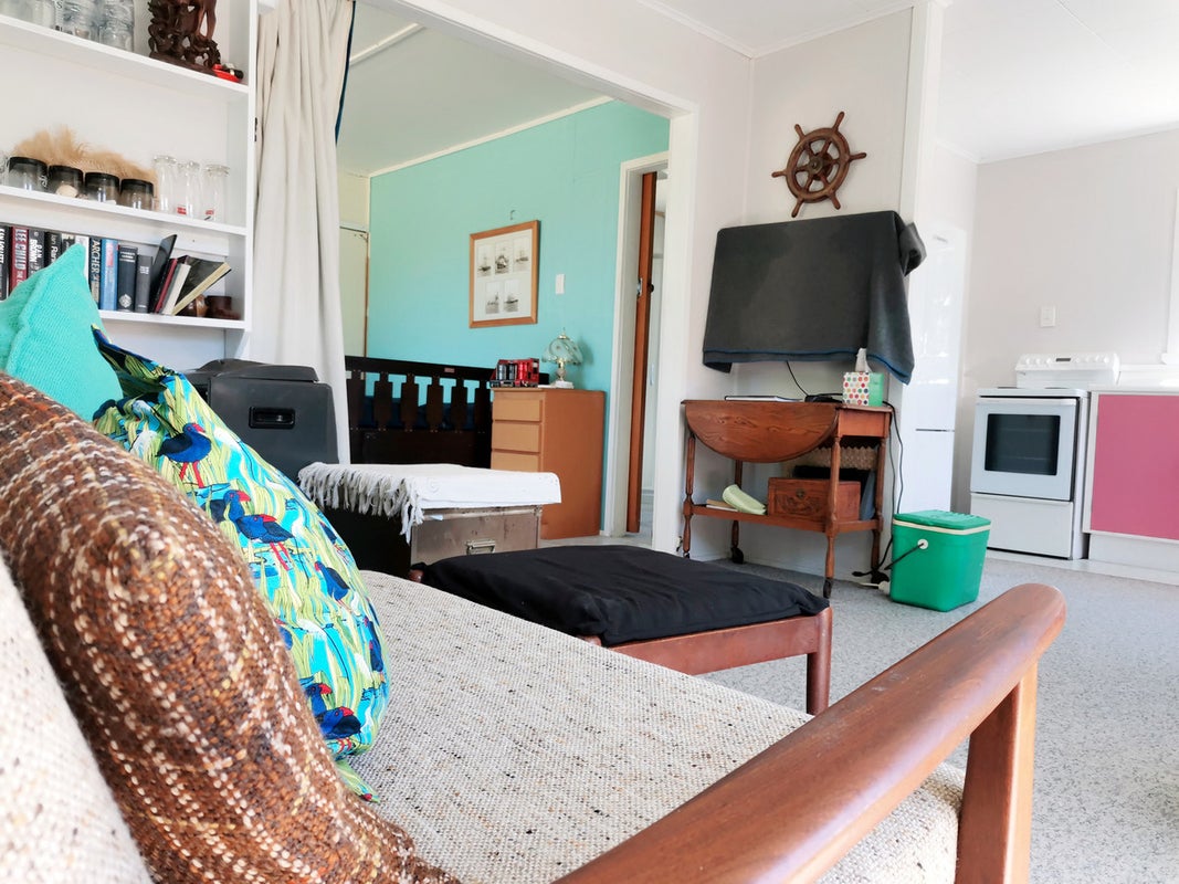 2 Tamure Crescent, Mahia - Carousel 1