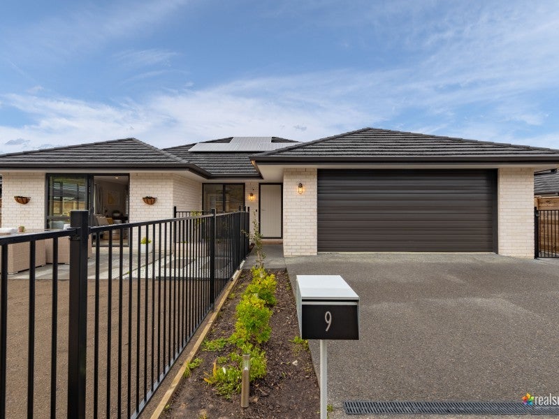 9 Shearwater Lane, Whitby, Porirua - Carousel 14