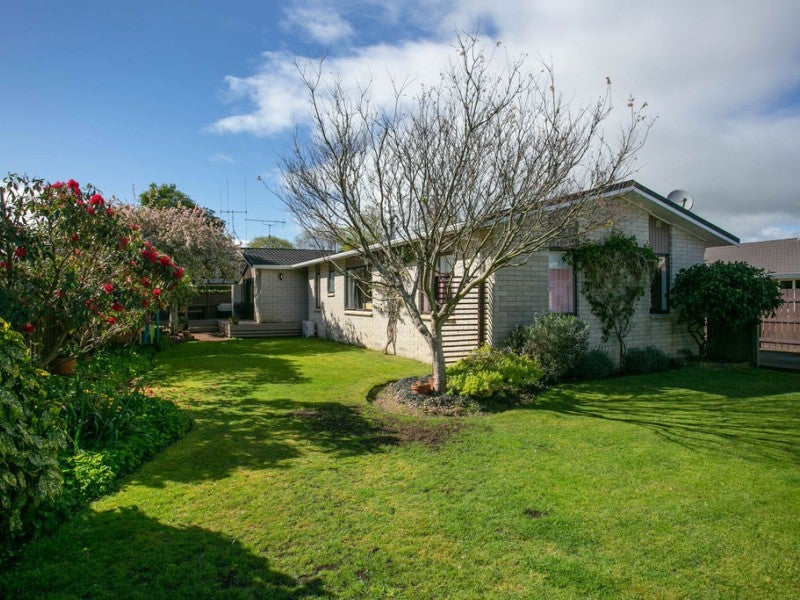 5 Vennell Street, Leamington, Cambridge - Carousel 2