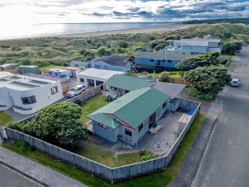 13 Moana Street, Otaki Beach, Otaki - Carousel 2