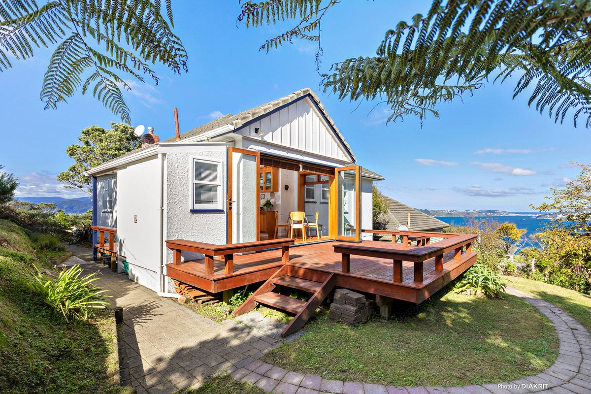 51 Homebush Road, Khandallah, Wellington - Carousel 1