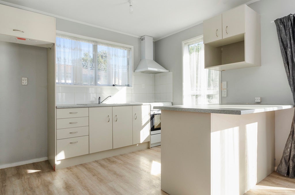 5 Benton Place, Manurewa, Auckland - Carousel 2