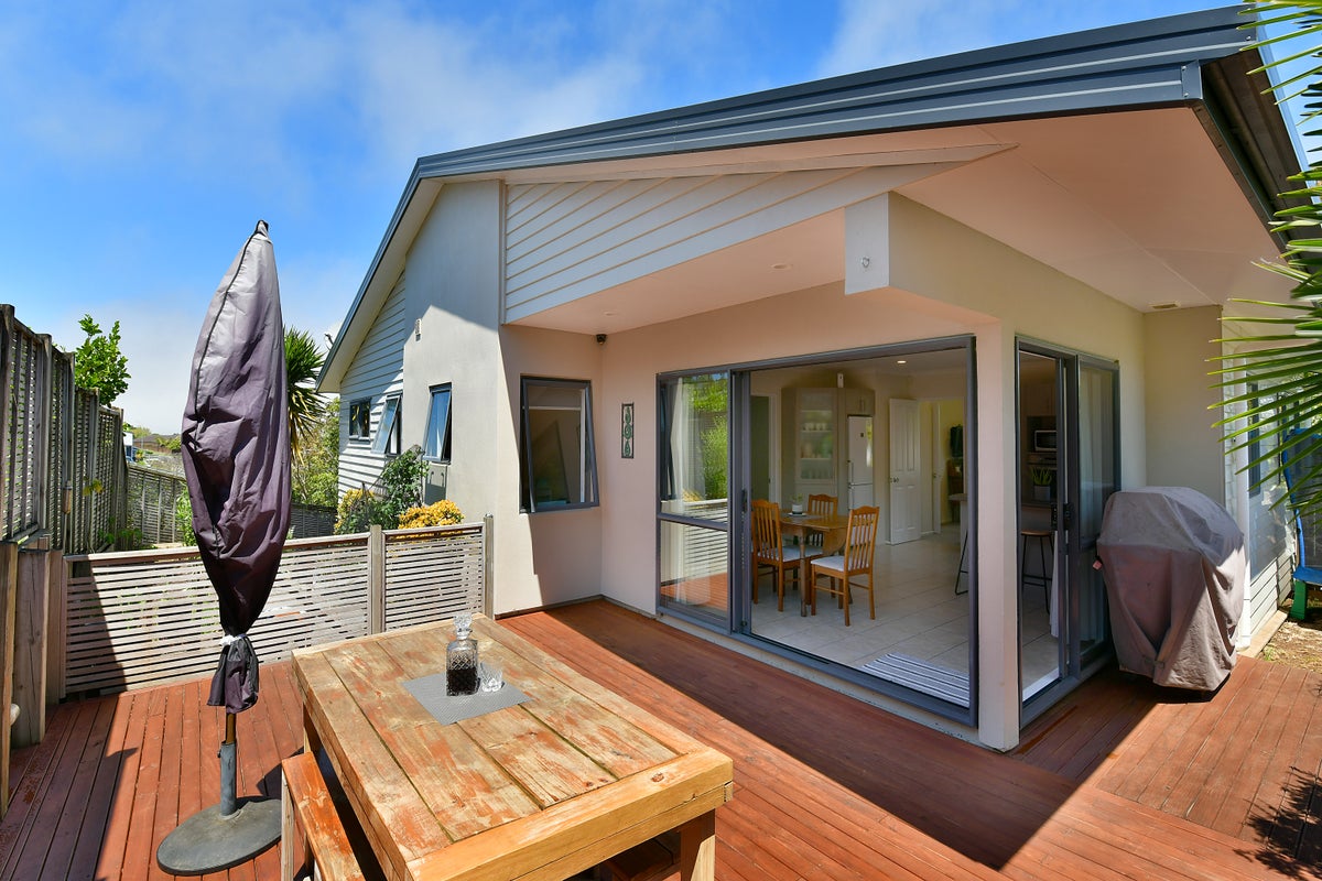 88A Brian Crescent, Stanmore Bay, Whangaparaoa - Carousel 2