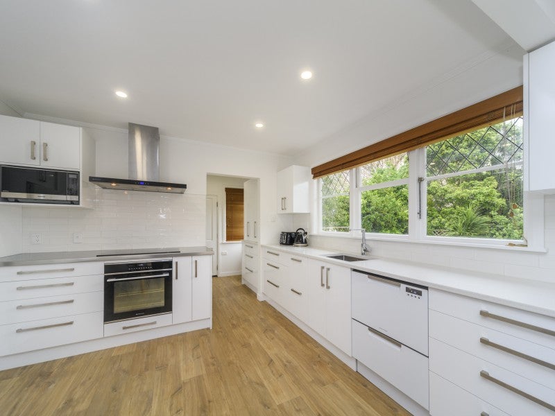 22 Nairn Crescent, Awapuni, Palmerston North - Carousel 2