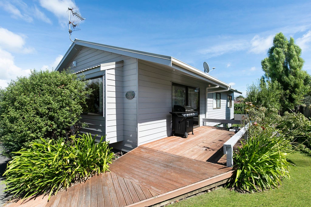 141 Botany Road, Botany Downs, Auckland - Carousel 1