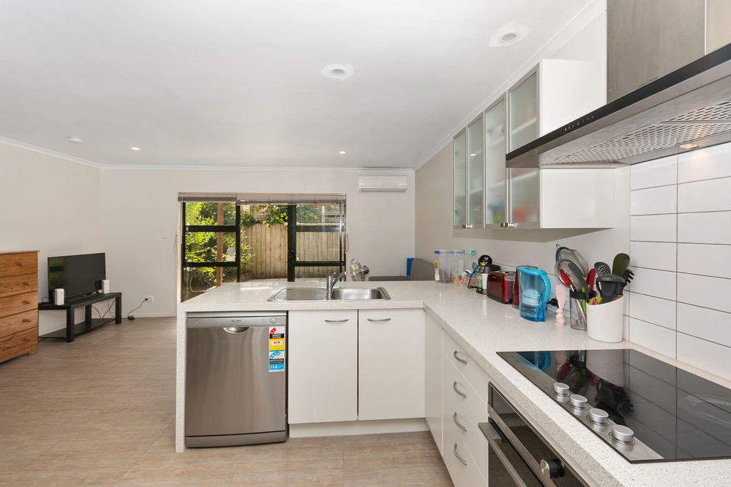 10/17 HARBOUR VIEW ROAD, Exclusive  - Carousel 2