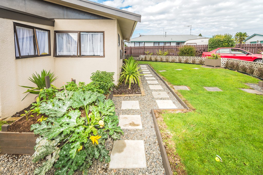 10B Essex Place, Springvale, Whanganui - Carousel 2