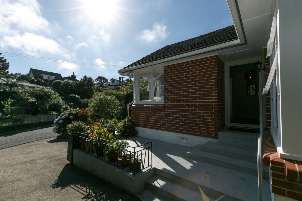 8 Omega Street, Newlands, Wellington - Carousel 18