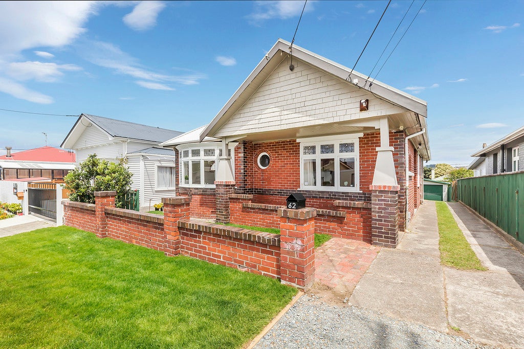 62 Lonsdale Crescent, Rongotai, Wellington - Carousel 1