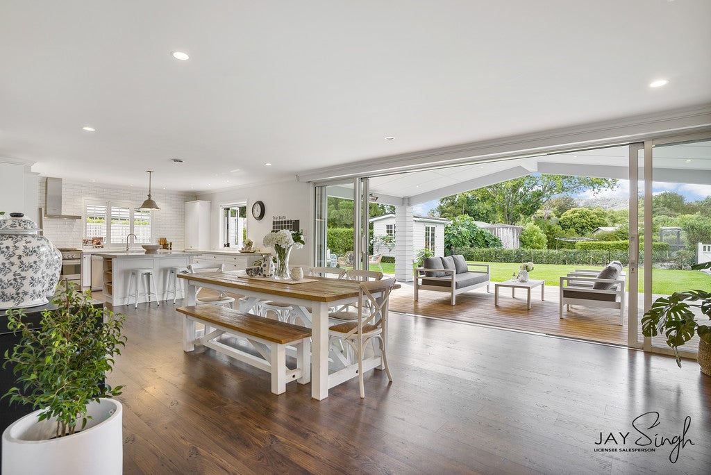 4 Hyde Road, Clevedon - Carousel 2