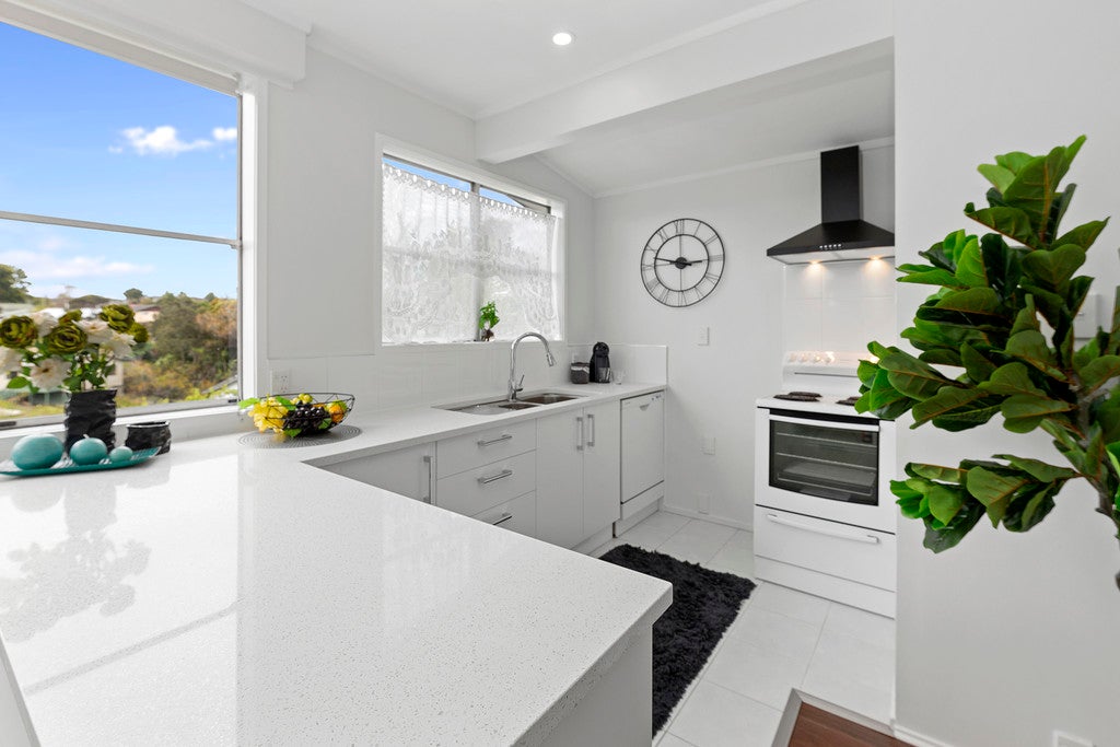 54 Awaroa Road, Sunnyvale, Auckland - Carousel 1
