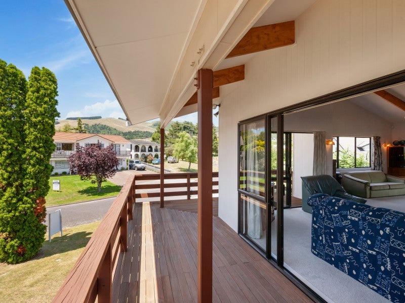7 Gibbs Place, Kinloch, Taupo - Carousel 2
