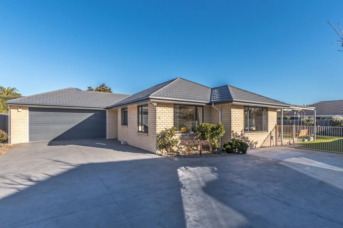 8 Havana Gardens, Shirley, Christchurch - Carousel 1