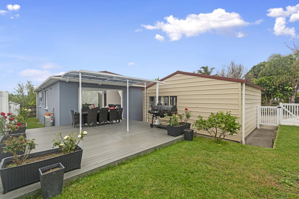 80 Taikata Road, Te Atatu Peninsula, Auckland - Carousel 1