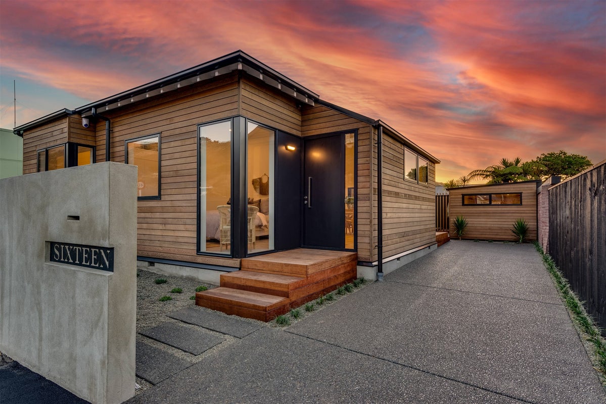 16 Head Street, Sumner, Christchurch - Carousel 1