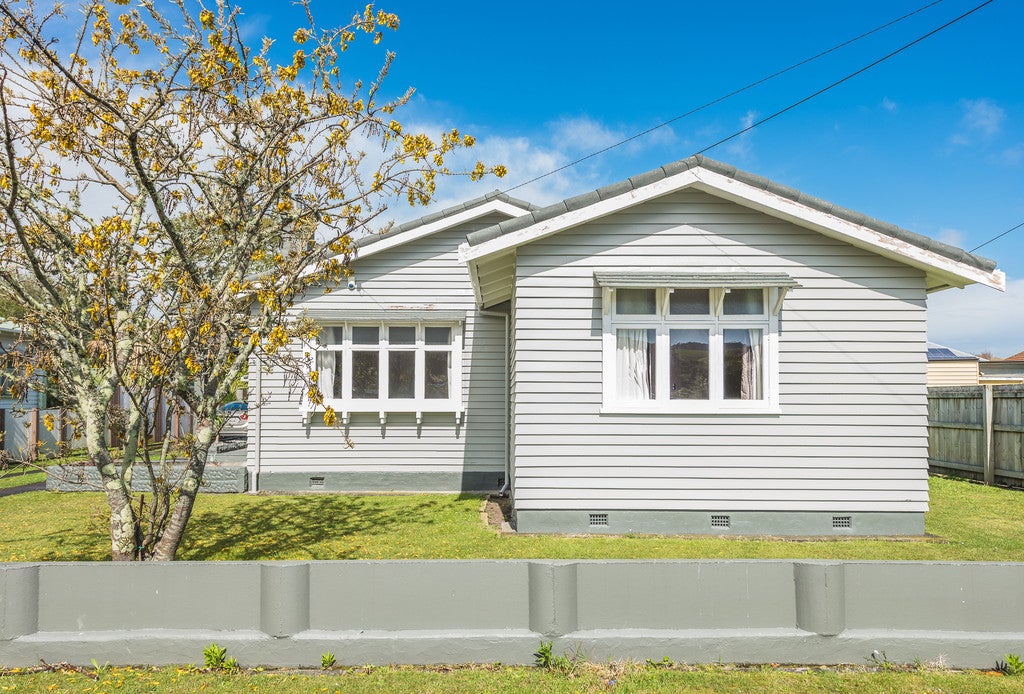 4 Bute Place, Aramoho, Whanganui - Carousel 2