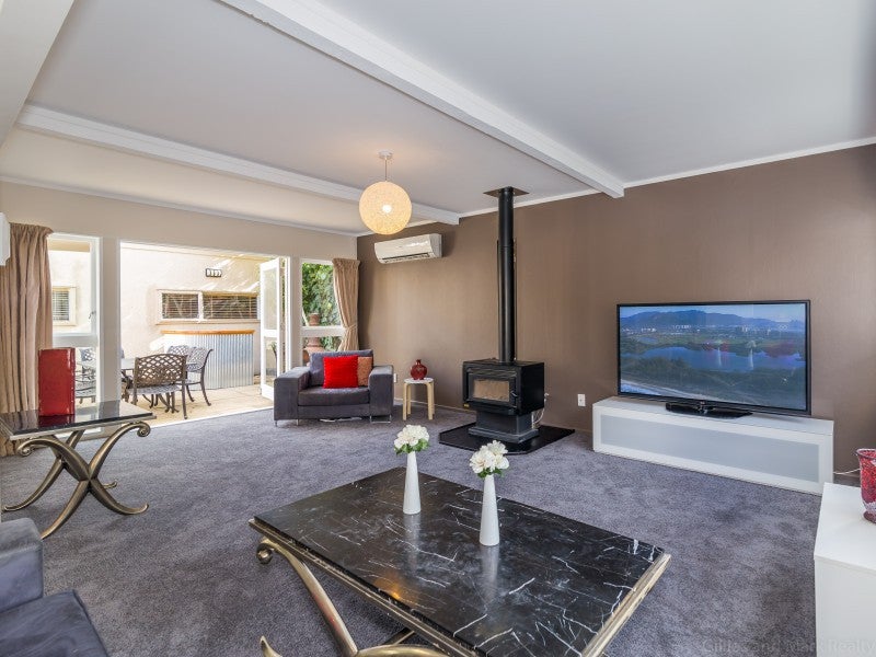 33 Whitemans Road, Silverstream, Upper Hutt - Carousel 26
