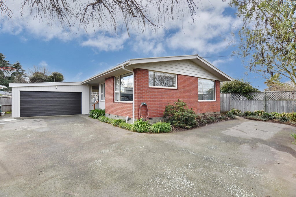 18 Gladson Avenue, Sockburn, Christchurch - Carousel 1