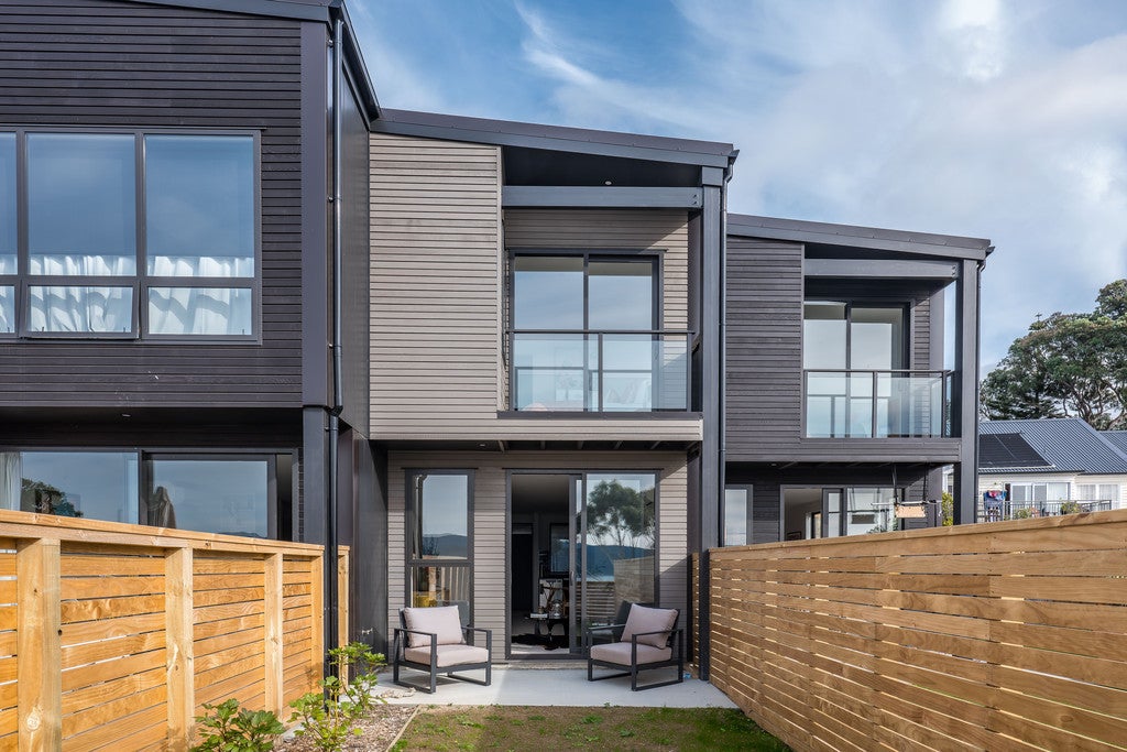 8/80 Seatoun Heights Road, Seatoun, Wellington - Carousel 1