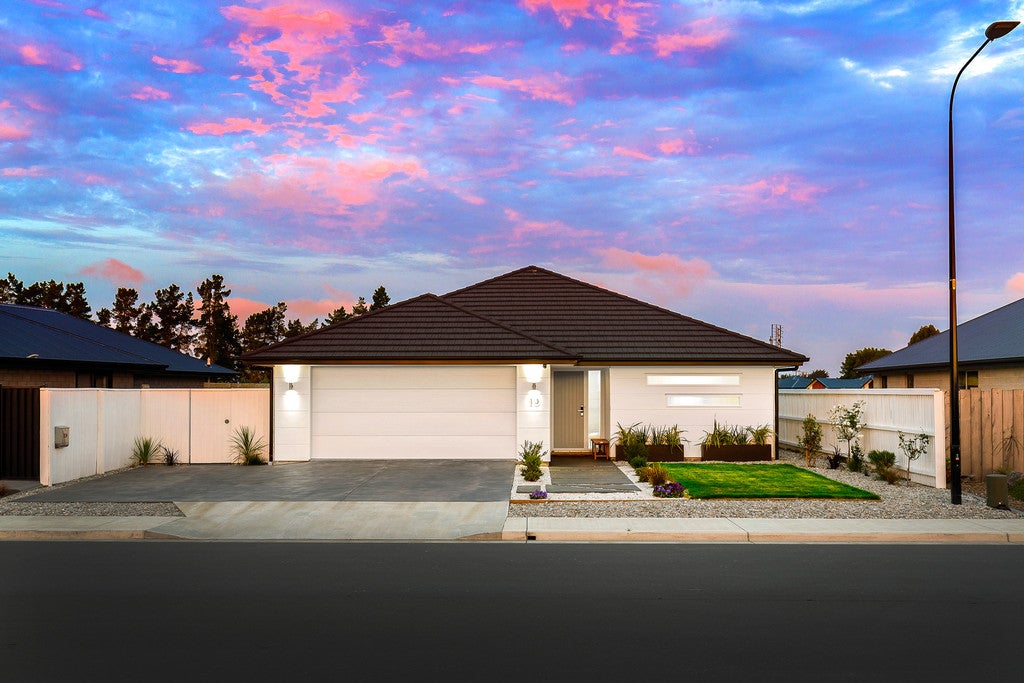 10 Clegg Street, Woodend, Woodend - Carousel 2