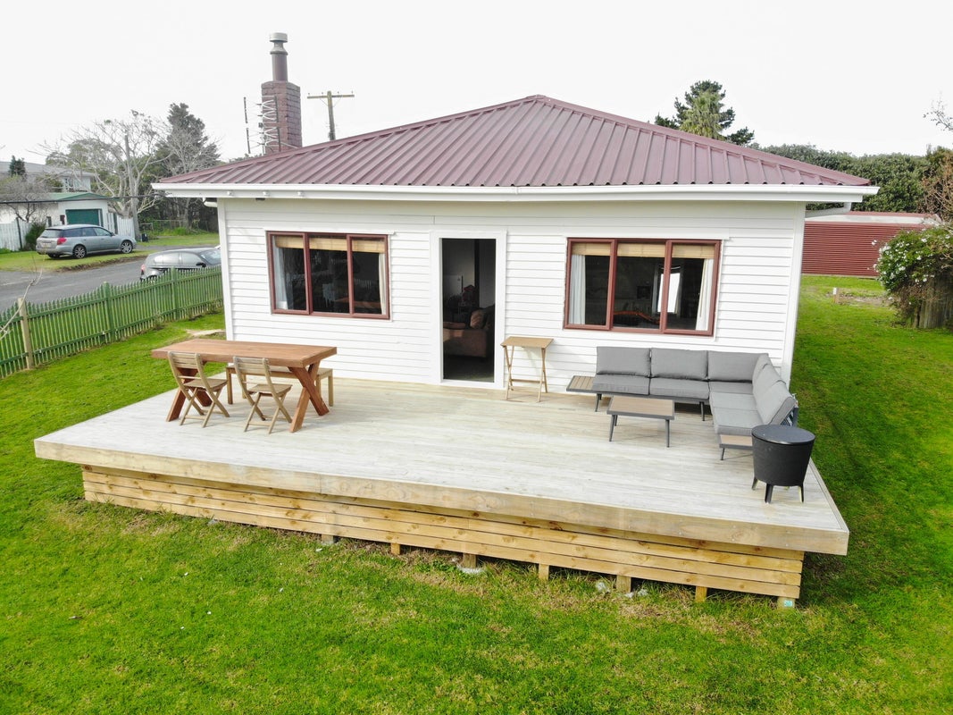 2 Second Avenue, Waiuku - Carousel 2