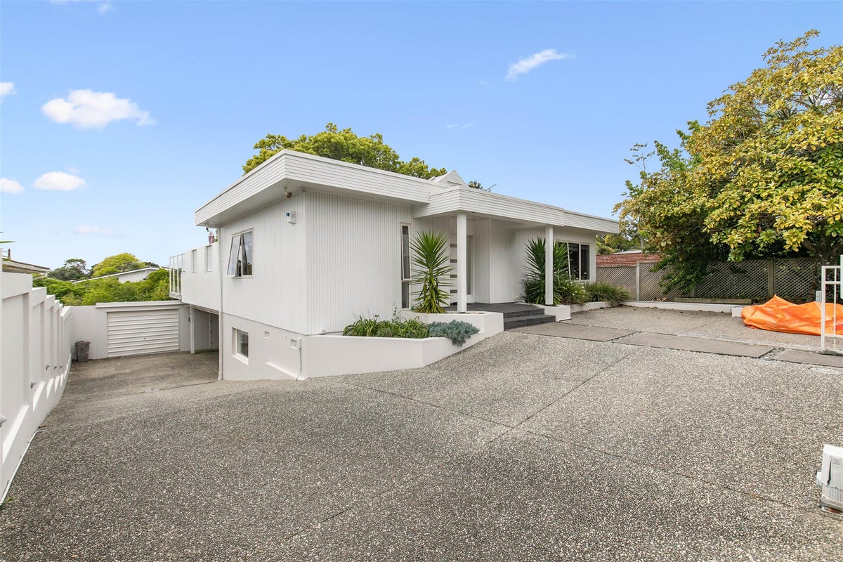 27 McMillan Place, Mellons Bay, Auckland - Carousel 1