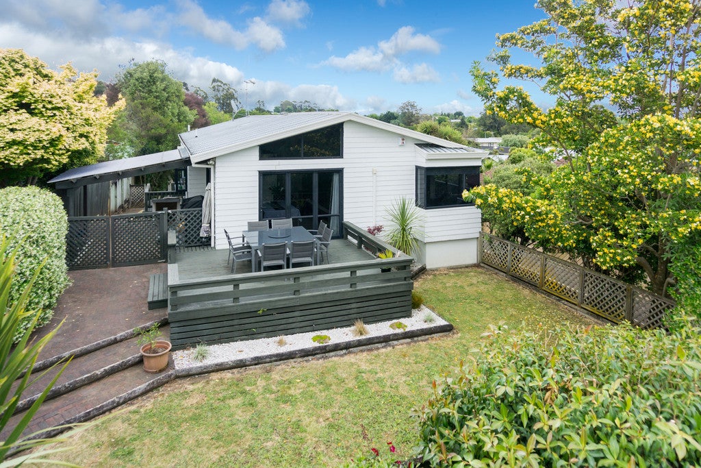 30 Lansdowne Crescent, Glenview, Hamilton - Carousel 2