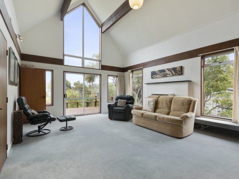 9 Palm Grove, Belmont, Lower Hutt - Carousel 2