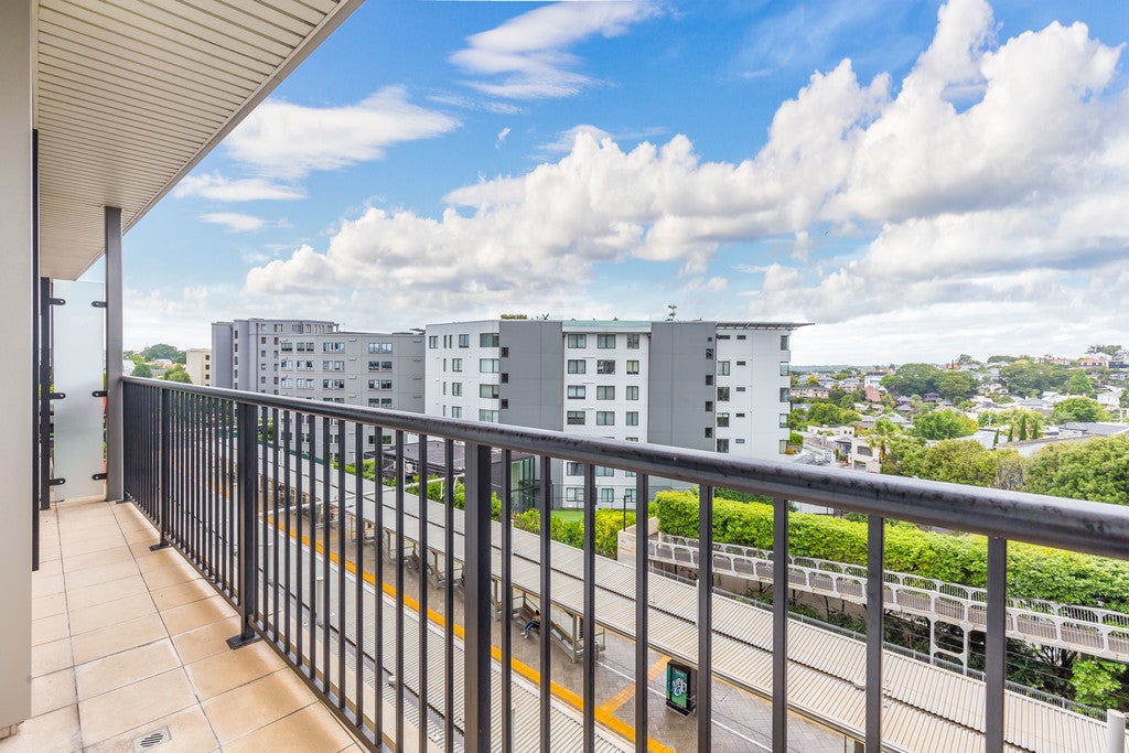 414/176 Broadway, Newmarket, Auckland - Carousel 2