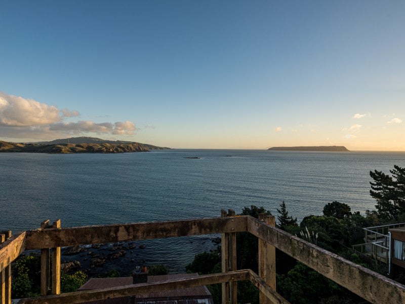 95 Motuhara Road, Plimmerton, Porirua - Carousel 1