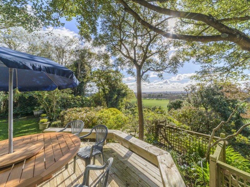 94 Clifton Terrace, Fitzherbert, Palmerston North - Carousel 2