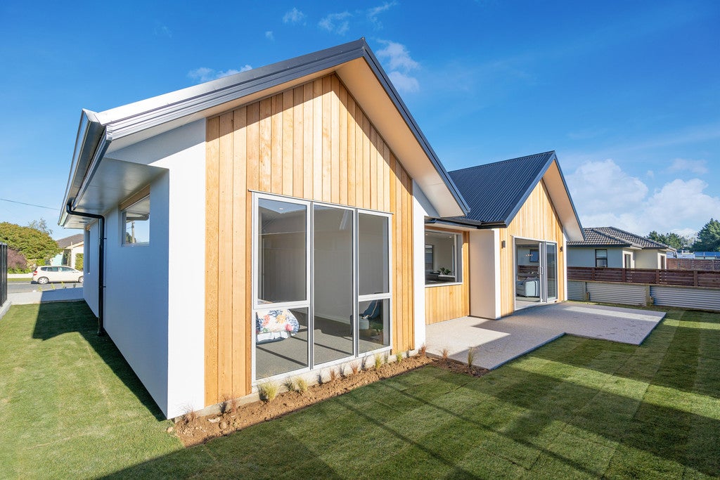 12 Huia Street, Waikiwi, Invercargill - Carousel 1