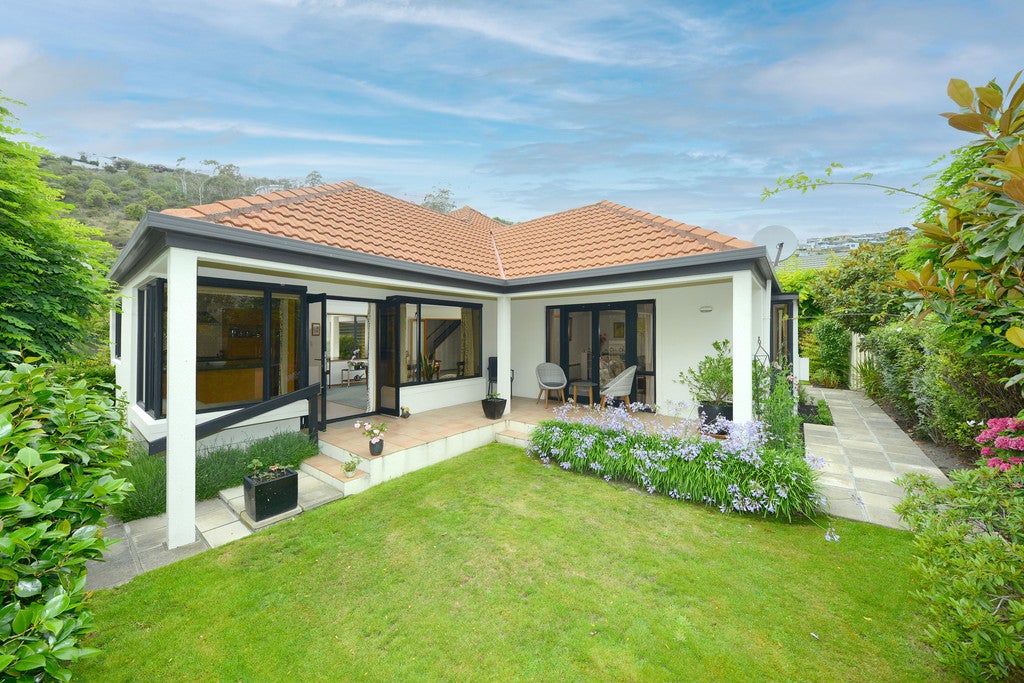 2/11 Basil Place, Mount Pleasant, Christchurch - Carousel 2