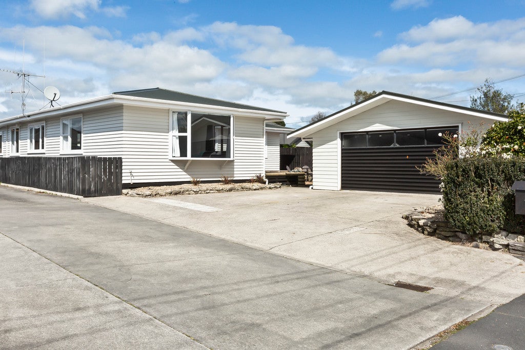 8 Bruce Avenue, Glenview, Hamilton - Carousel 1