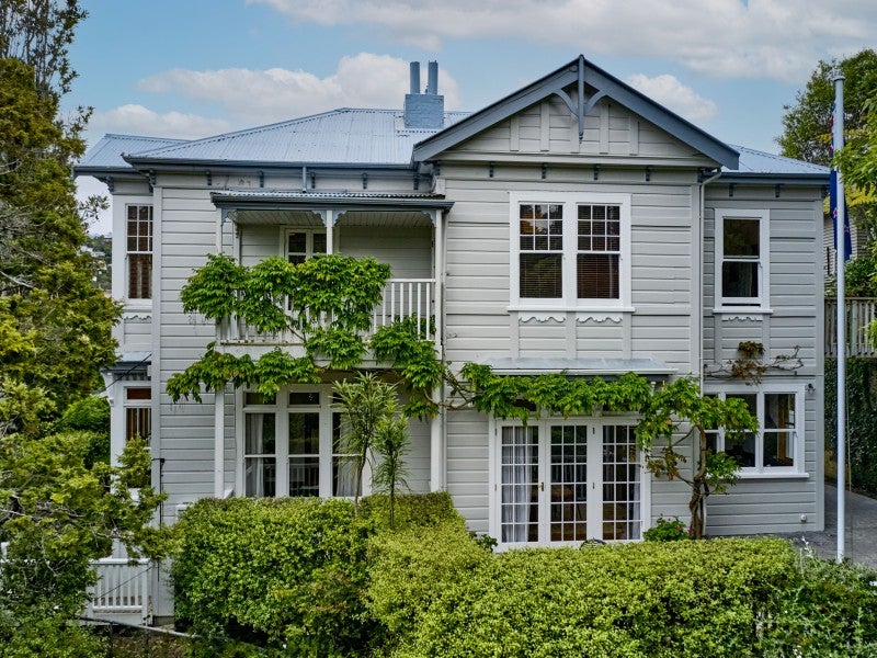 122 Glenmore Street, Kelburn, Wellington - Carousel 1