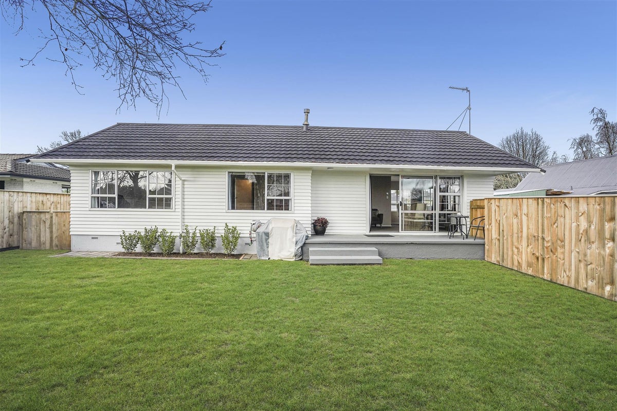 8 Cullimore Street, Pukete, Hamilton - Carousel 1