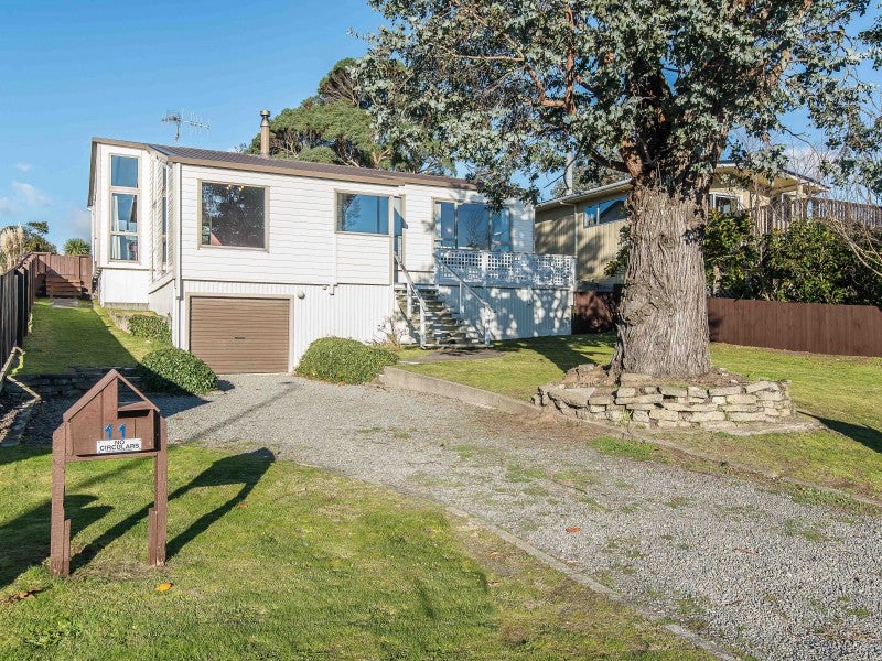 11 Nola Avenue, Raumati Beach, Paraparaumu - Carousel 1