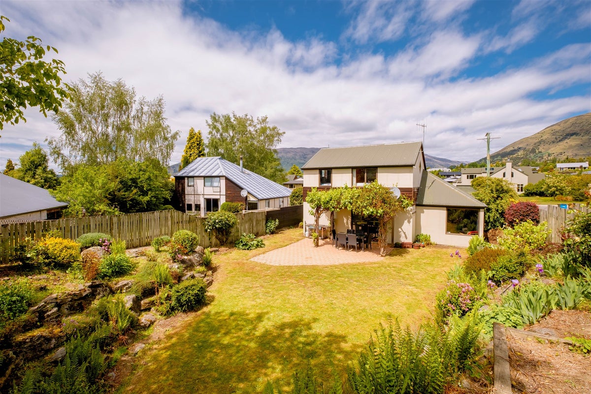 194A Stone street, Wanaka, Queenstown - Carousel 1