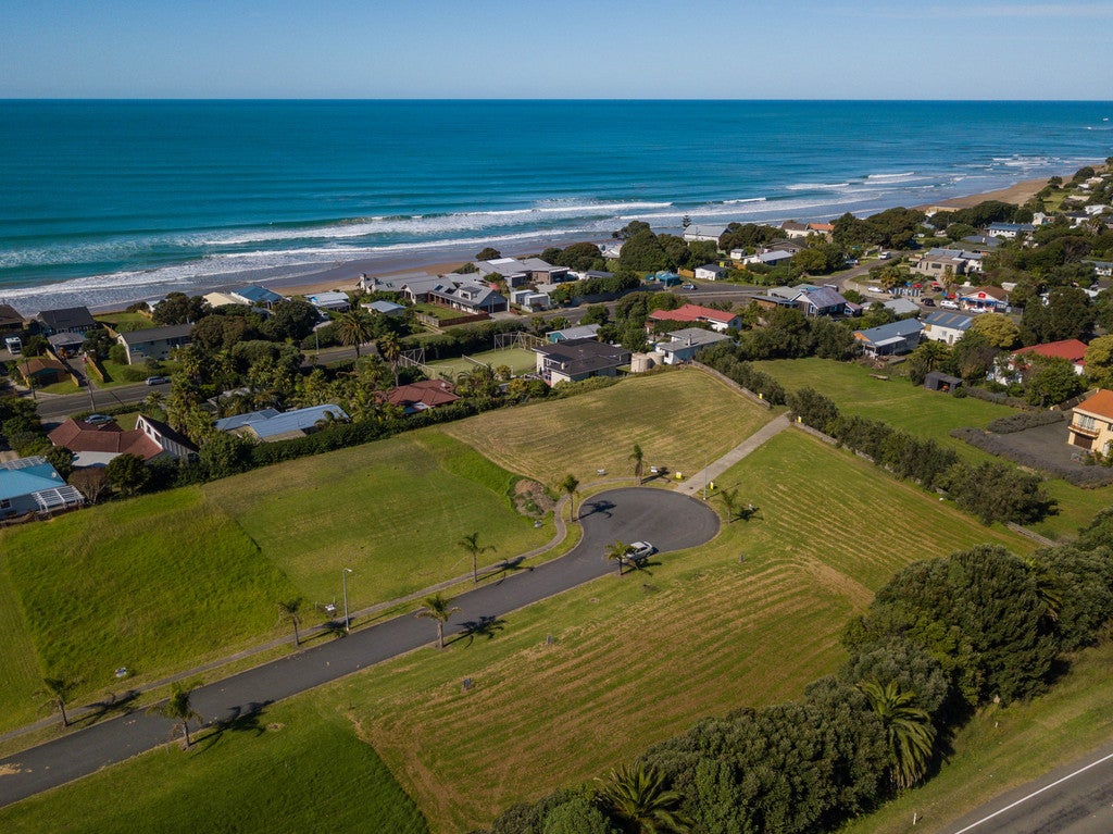 24 Beach Cove, Wainui, Gisborne - Carousel 1