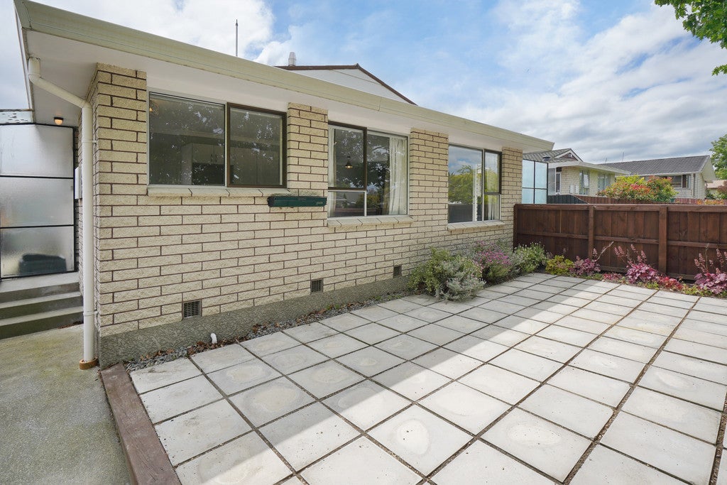 1/21 Salford Avenue, Redwood, Christchurch - Carousel 2