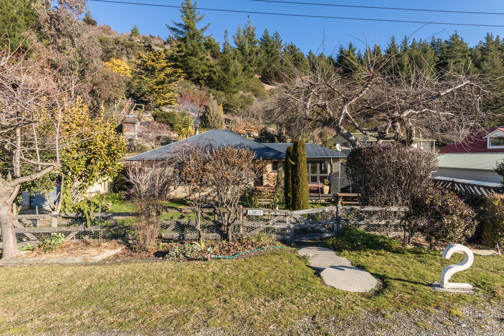 2 Main Road, Luggate, Wanaka - Carousel 2