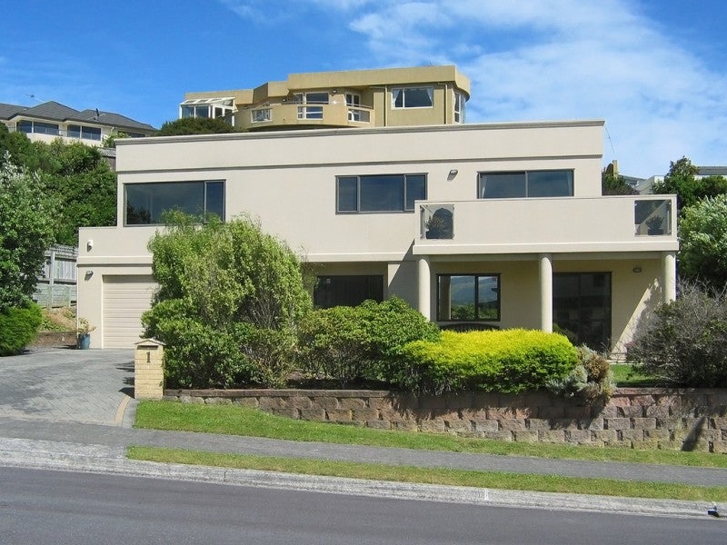 1 Saint Austell Close, Camborne, Porirua - Carousel 1