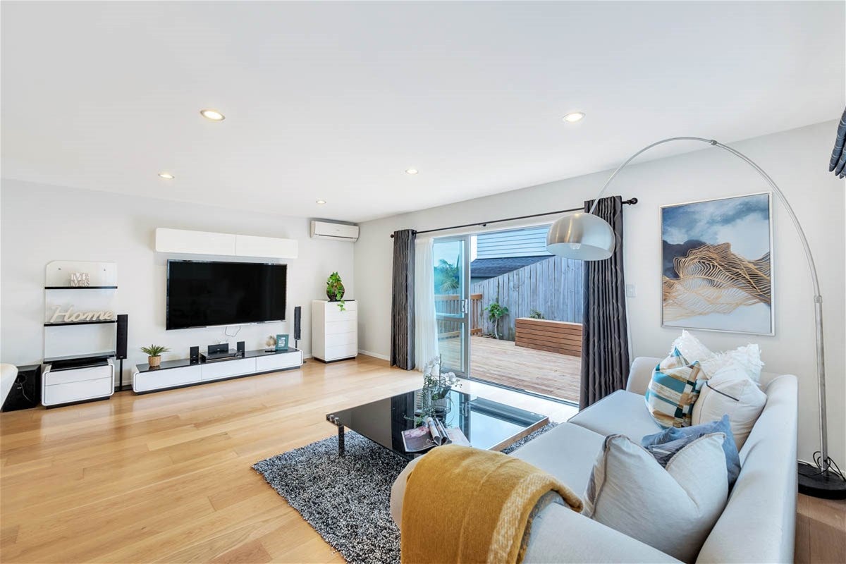 81E Fairview Avenue, Fairview Heights, Auckland - Carousel 2