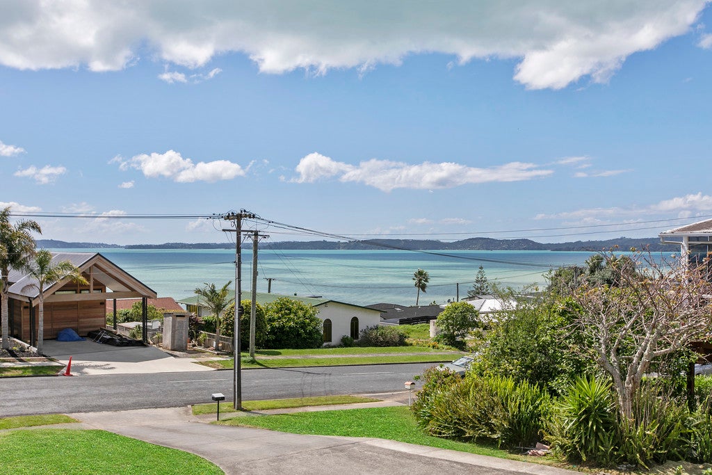 19 Craig Road, Maraetai, Auckland - Carousel 11