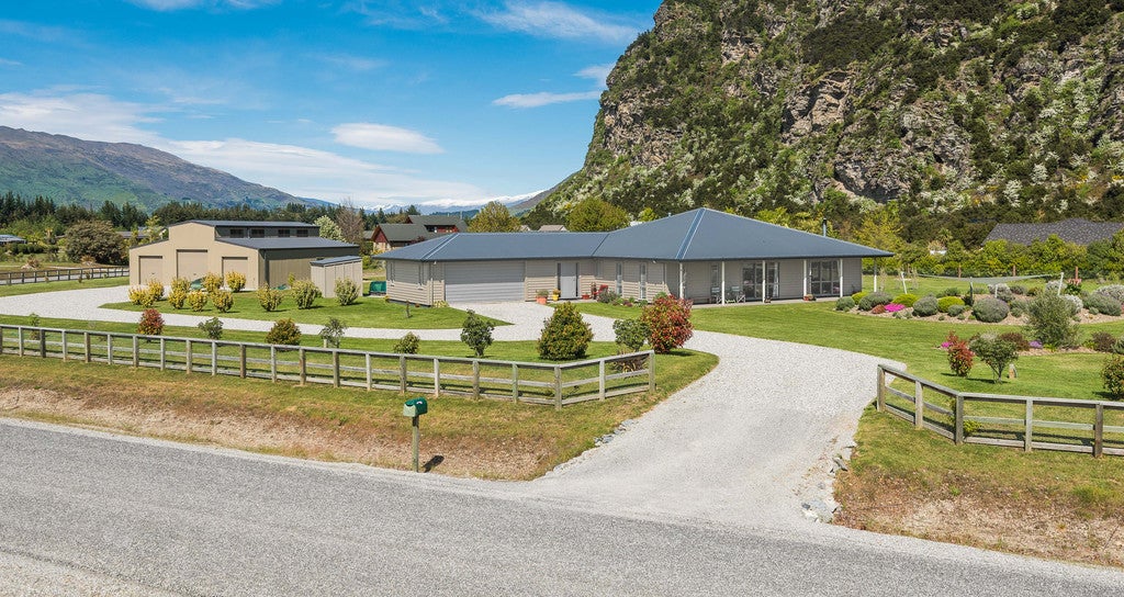 1 Ewing Place, Albert Town, Wanaka - Carousel 1