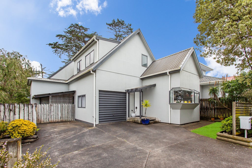 3/161 Aviemore Drive, Highland Park, Auckland - Carousel 1