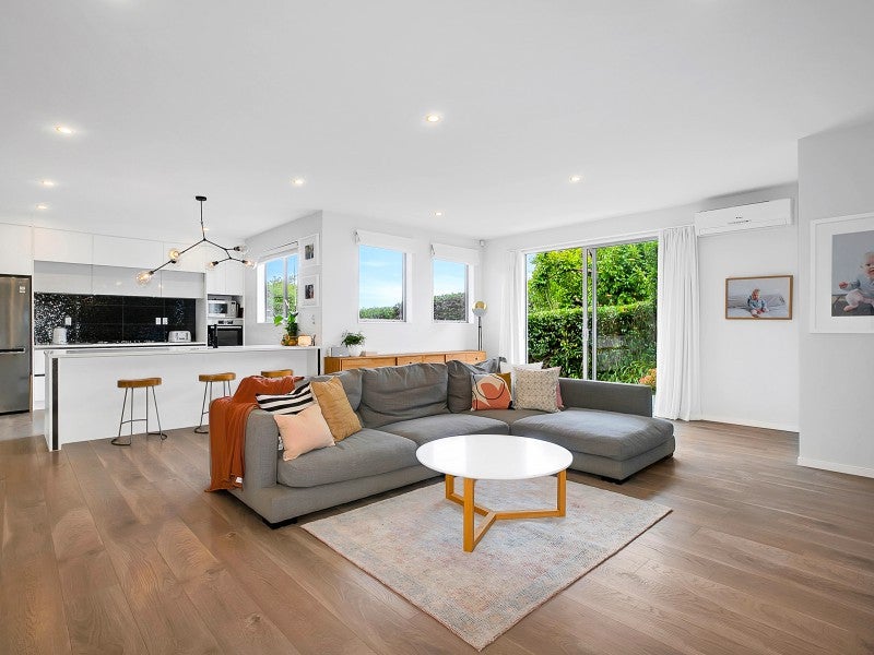 49B Kervil Avenue, Te Atatu Peninsula, Auckland - Carousel 1