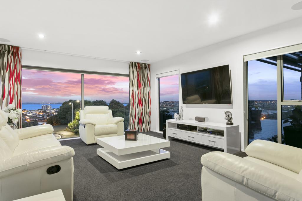 30 Manhattan Rise, Orewa, Orewa - Carousel 2